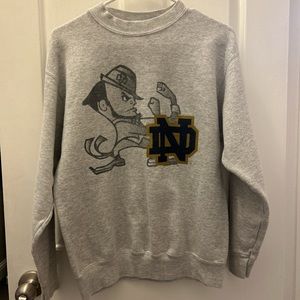 notre dame vintage crew neck. size medium.